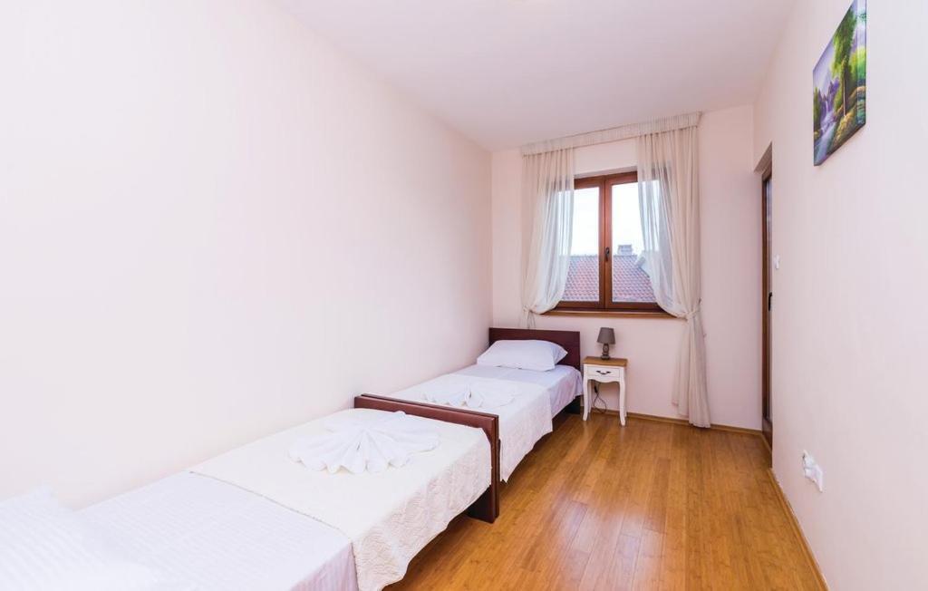 Port Adria Apartments Kamenari Exterior foto